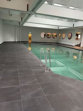 Innenschwimmbad